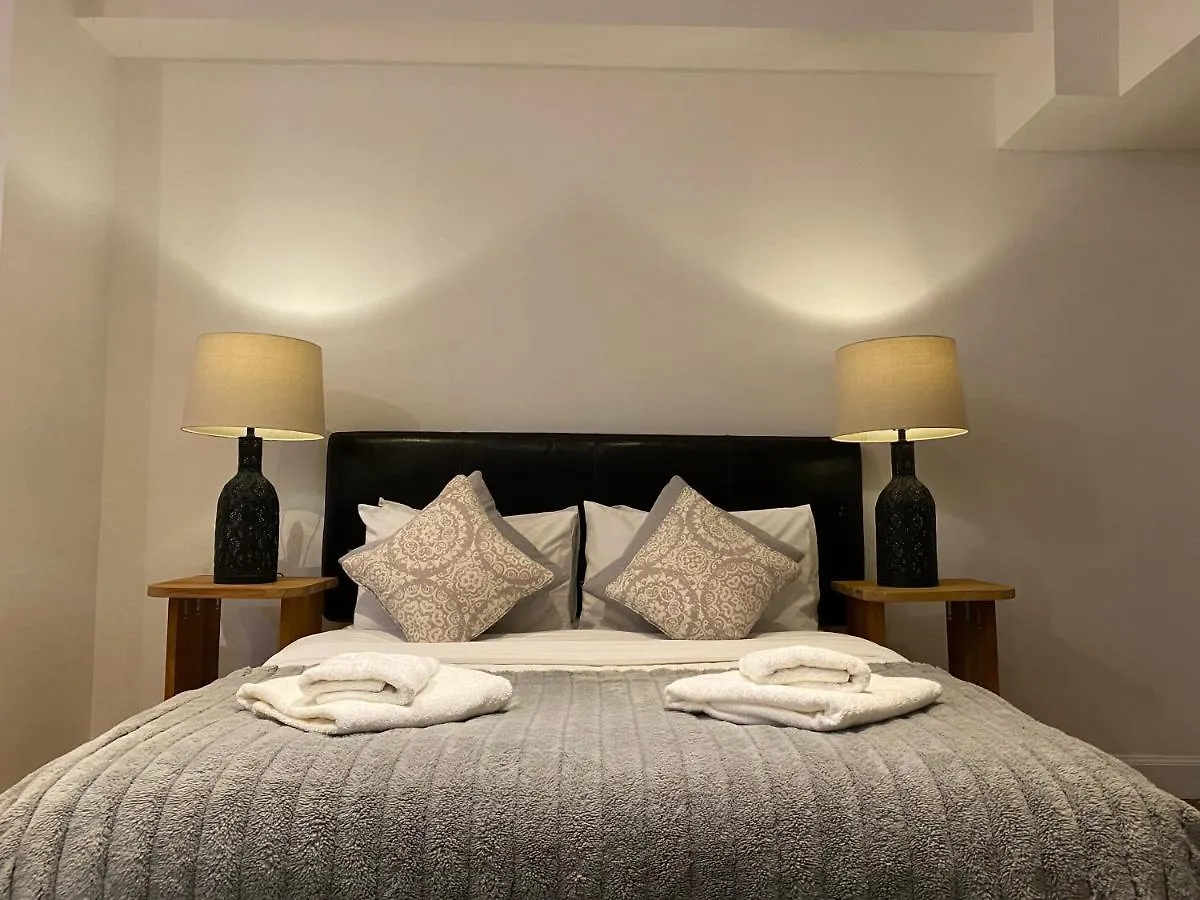 ***** Aparthotel Queen Street Boutique Suites Edinburgh United Kingdom