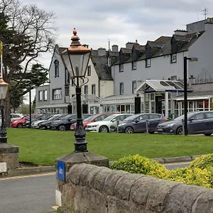 Western Kings Manor Edinburg